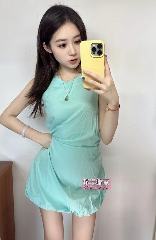 [陕西-西安]电视塔年轻妹子