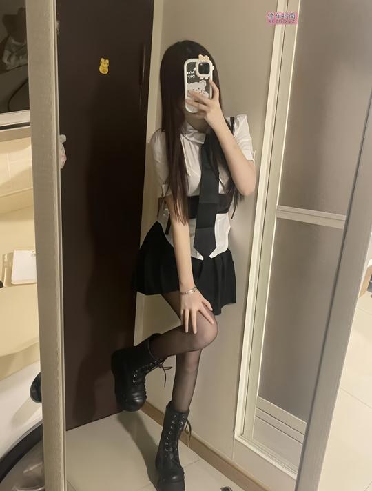 [重庆-渝北区]黑丝粉嫩翘臀美女