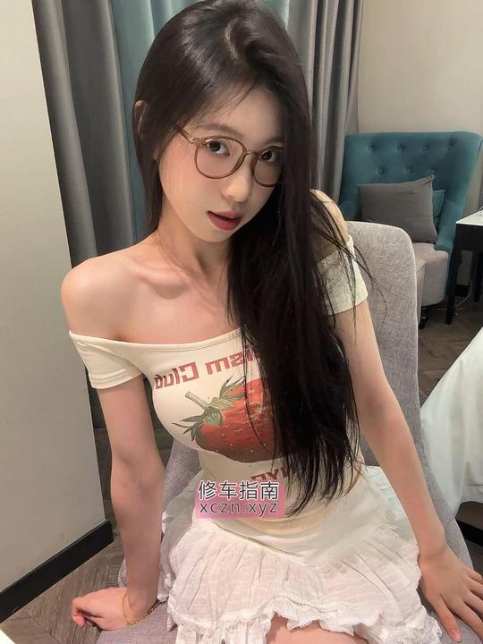 [上海-虹口区]反差淫荡小骚货西西