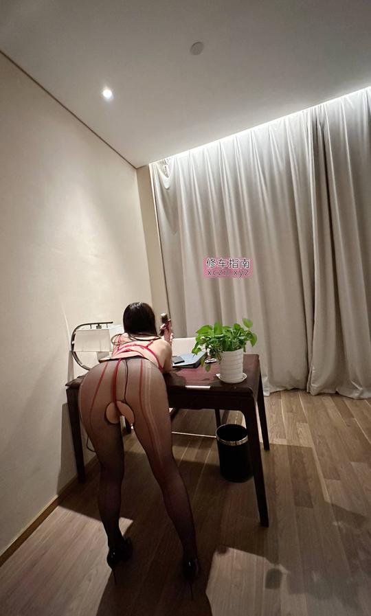[江苏-苏州]姑苏丝袜老师骚的没边