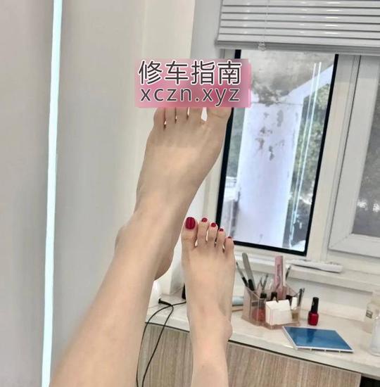 颜值御姐CC足交服务