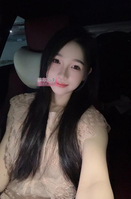 值得再去偶遇清纯00后妹妹黑丝