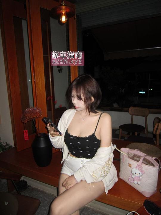 大奶甜妹兼职可舔QM