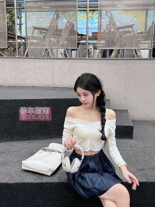 [广东-深圳]00后黑丝学生丰满