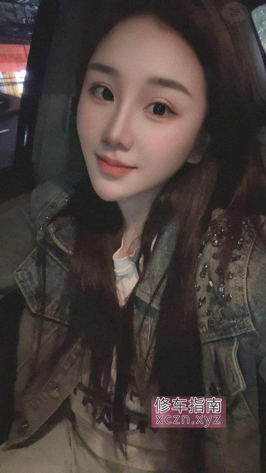 粉嫩美乳细腰美女