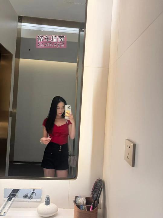 再战大长腿，极度反差