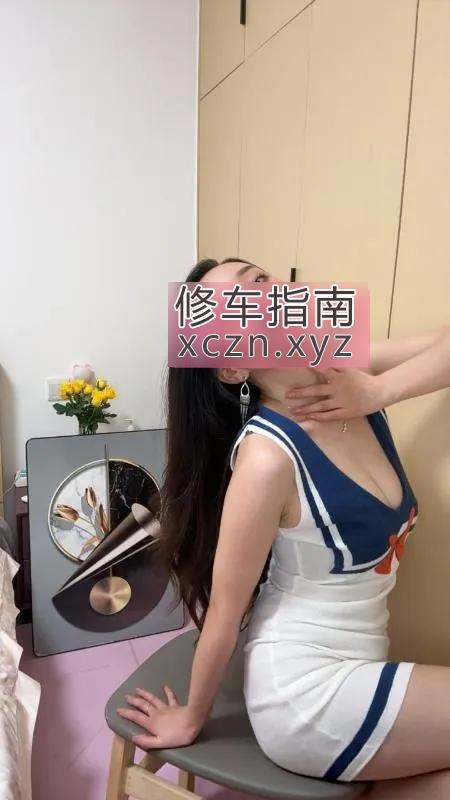 享受柯山路润紧大胸妹子丝足