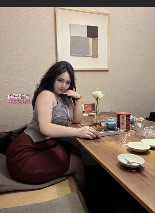 打卡欧美范BBW野子足交