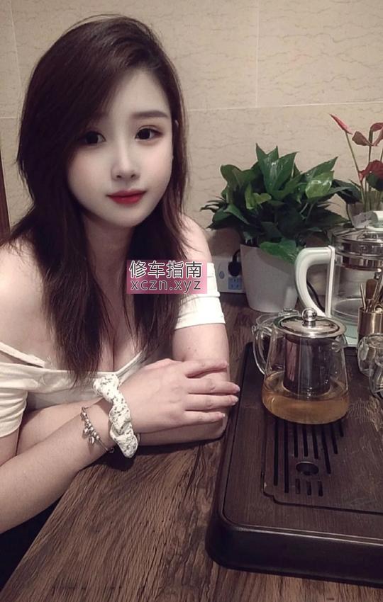 皮肤超级白的姐姐