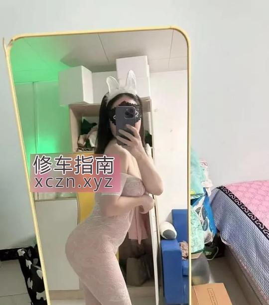 南沙黑丝肉臀小静巨乳
