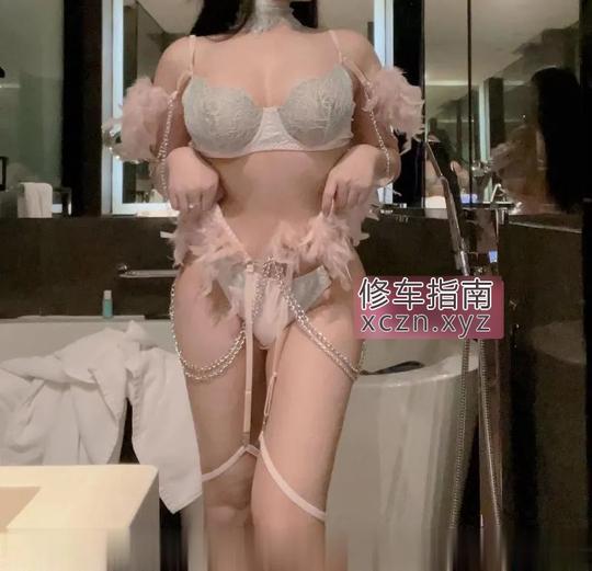 [上海-杨浦]可甜可欲嫩妹制服诱惑