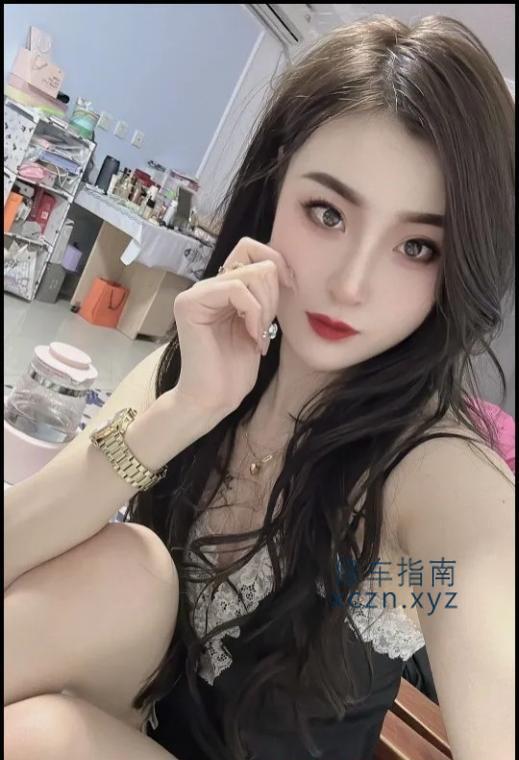 [山东-青岛]性感大波浪卷发少妇