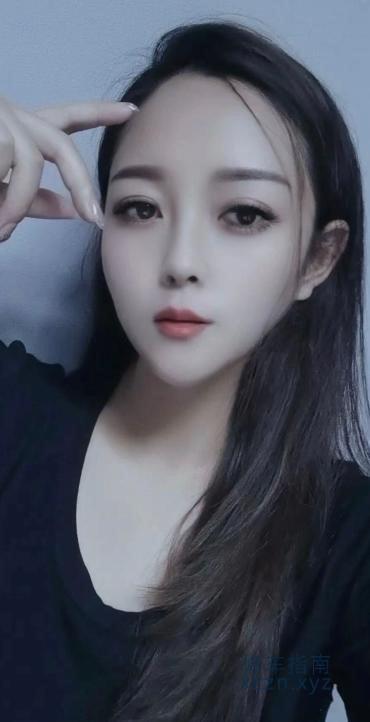 [天津-和平区]津塔附近小美女