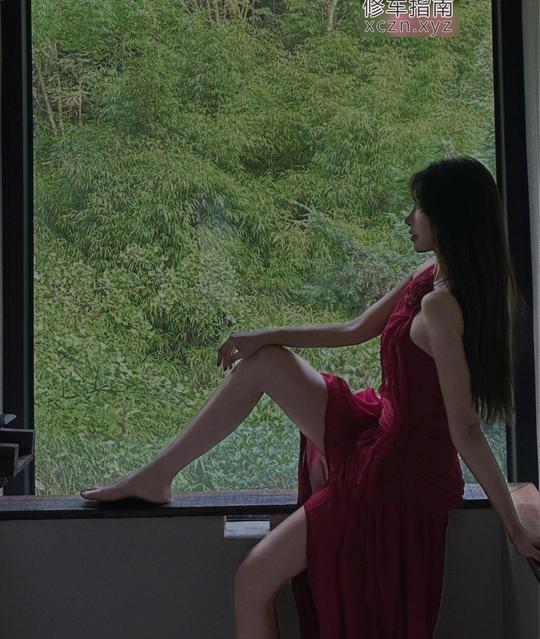 [江西-南昌]苗条大胸美女