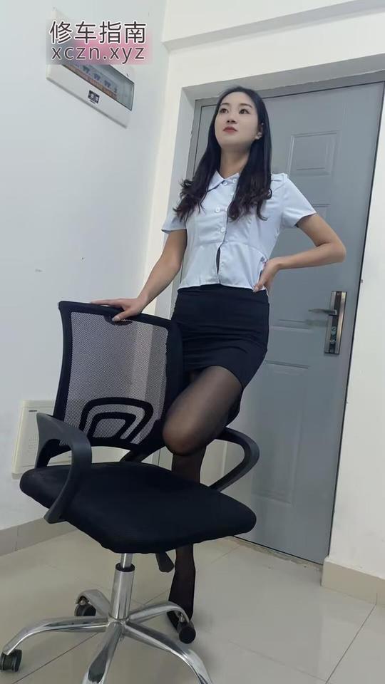 [云南-昆明]官渡黑丝制服梅子老师
