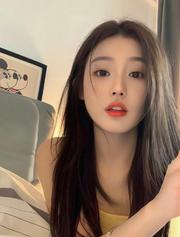 成都幺妹脸蛋和小鲍鱼一样嫩