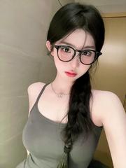 体验新茶柔嫩肌肤少女