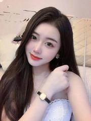 比较时尚比较潮的一个美女很带劲