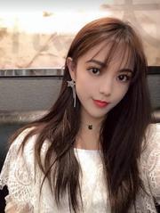 甜美型美女，口技很不错