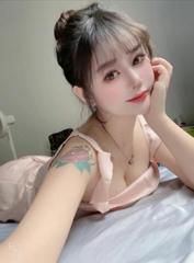 看她脸型就像一位艺妓了