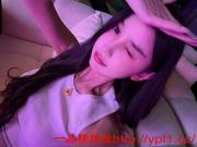 山东青岛技校刚毕业，嫩妹迷人身材耐操，嫩妹黑丝袜