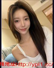 重庆妹子皮肤白皙光滑细嫩，身材好，可以抱起来操特别爽，自带公寓可外出