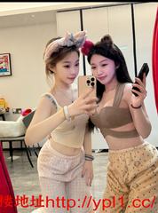 姐妹花下海捞金，可双飞，包夜可以优惠，奶子大，逼逼粉，自带公寓