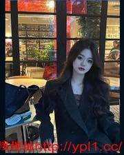 御姐喜欢被调教，可颜射可吞精，奶子粉。呻吟声很温柔，自带公寓可外出，