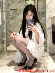 本狼新认识的一个极品身材妹妹，酥胸粉鲍可冲可冲