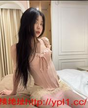 清纯粉嫩妹子，不然拍脸，逼逼小，毛多，时长剃，可舔逼，可抠，喜欢在厕所录视频做爱