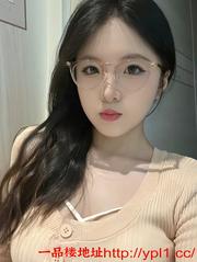 分享北京市某艺术学院05后兼职嫩妹极品身材臀部翘翘的纯天然白虎粉嫩鲍鱼肤白貌美听话乖巧体验感十足(可提供学生证可后付可外出)