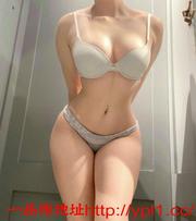 分享水滴奶妹妹身材发育相当迷人