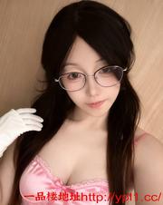 眼镜骚妹性瘾大可舔可内射