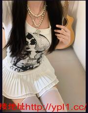 成都姐妹在重庆，自带自己公寓也可以外出，粉红色馒头逼，双飞可优惠，自带公寓，可以外出