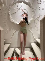 04年的高颜值御姐一枚，娃娃脸，御姐音，170+高挑身材大长腿，可以说是外围标配