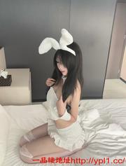 高颜值超粉嫩的小姐姐听话服务好，淫水多