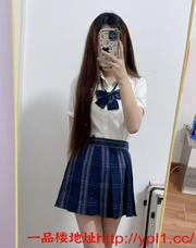 刚下水，兼职，颜值，幼态老师，良家感十足。皮肤滑嫩，奶子柔软不下垂，喜欢穿JK，少女感极强