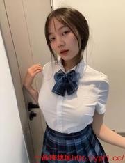 黄岛粉嫩丰乳妩媚小妖精很是淫荡