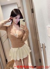 精品清纯05年学生妹下海兼职紧嫩多汁甜美风格火辣身材妖艳多姿【可外出能内射】