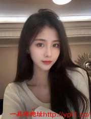 小嫩妹老师，皮肤白嫩，细腻光滑，奶大屁股大。