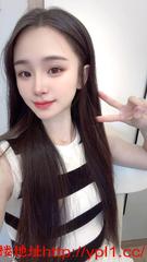 02年的御姐老师，颜值耐看，身材不胖，排骨，皮肤挺白。胸有C，有弹性，乳头浅粉色，无颗粒，乳晕不大正常色