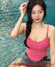 清纯学妹生妖娆的身材胸部很可爱又很柔软真的把持不住又搓又揉好舒服