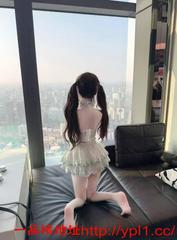 超高颜值极品身材的女大学生，身材简直是极品