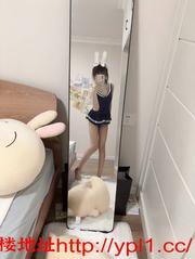 身材娇小玲珑型的学生妹，可抱冲击，让你的男友力爆棚，全身粉嫩