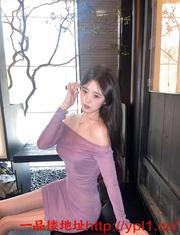 性感极品身材姐姐很闷骚胸大，屁股大水多，声音甜美