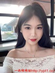 气质骚妹翘起小屁屁迎接大肉棒进入