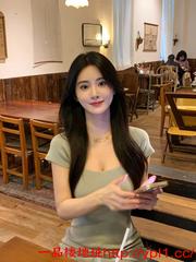 南京穴粉逼紧碰就出水小烧妹