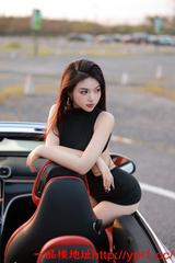 极品刚毕业的学生妹S型身材