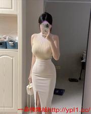 成都小妹粉嫩乖巧姿势多射嘴里