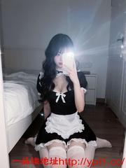 粉嫩甜心白嫩诱人，丝袜情趣高跟鞋